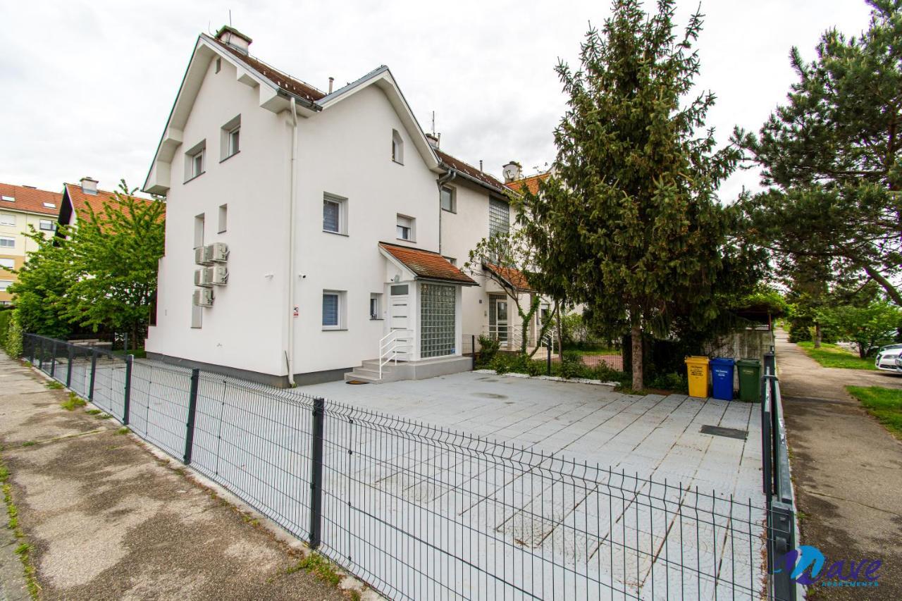 Modern Apartments Wave Near The Airport Velika Gorica Exterior photo