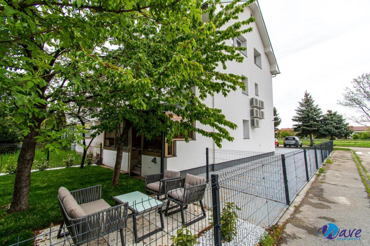 Modern Apartments Wave Near The Airport Velika Gorica Exterior photo